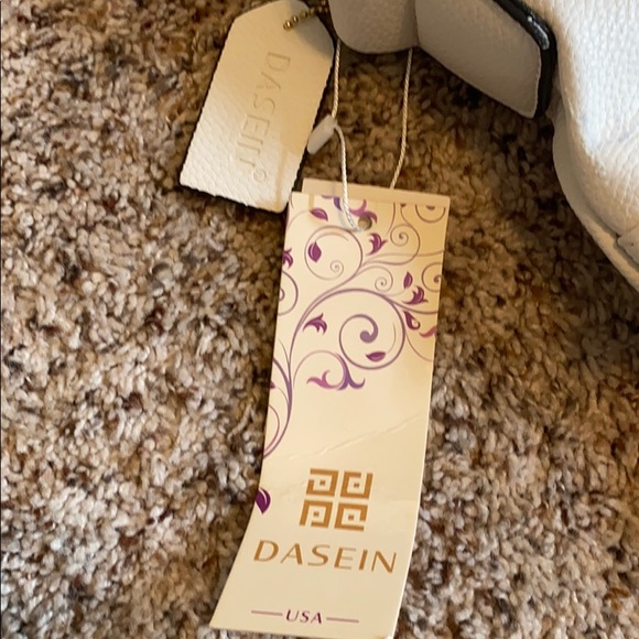 White handbag purse tote gold accessories - Picture 4 of 10